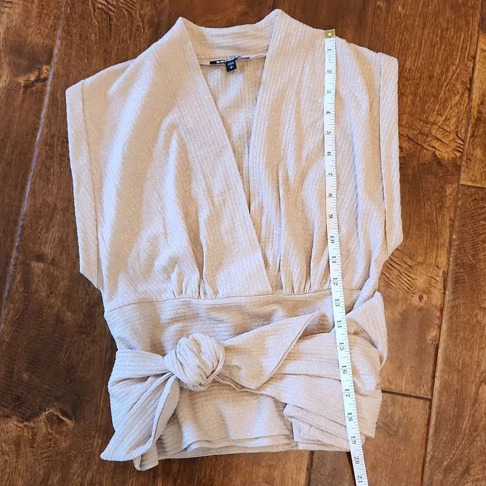 Express tie waist v-neck metallic tank - Picture 6 of 10